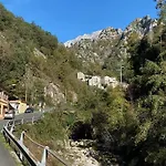 Gronda Via Vandelli Locazioni Turistiche - Private Tourist Alloggio in famiglia *