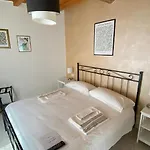 Alloggio in famiglia Gronda Via Vandelli Locazioni Turistiche - Private Tourist
