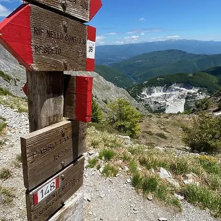 Gronda Via Vandelli Locazioni Turistiche - Private Tourist *