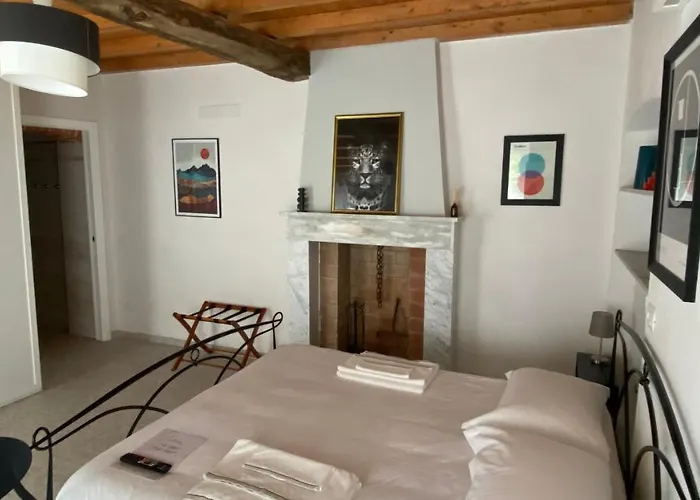 Frühstückspension Gronda Via Vandelli 3*